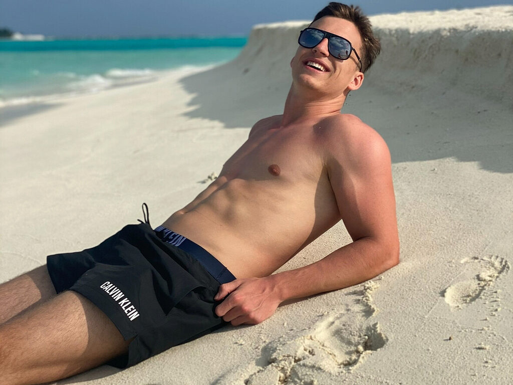 Lewis Vega