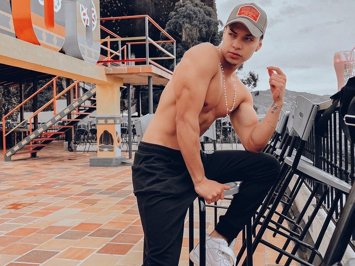 Ryan Greys