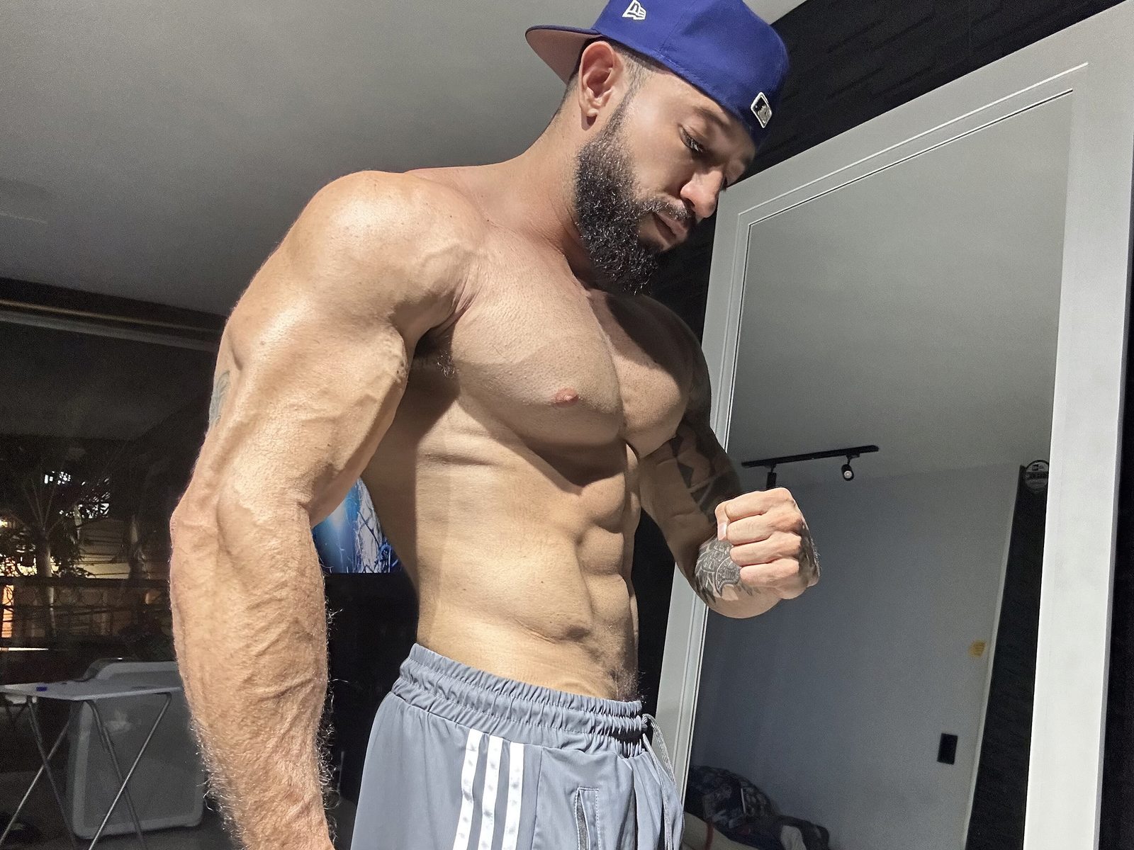 Brad Leon