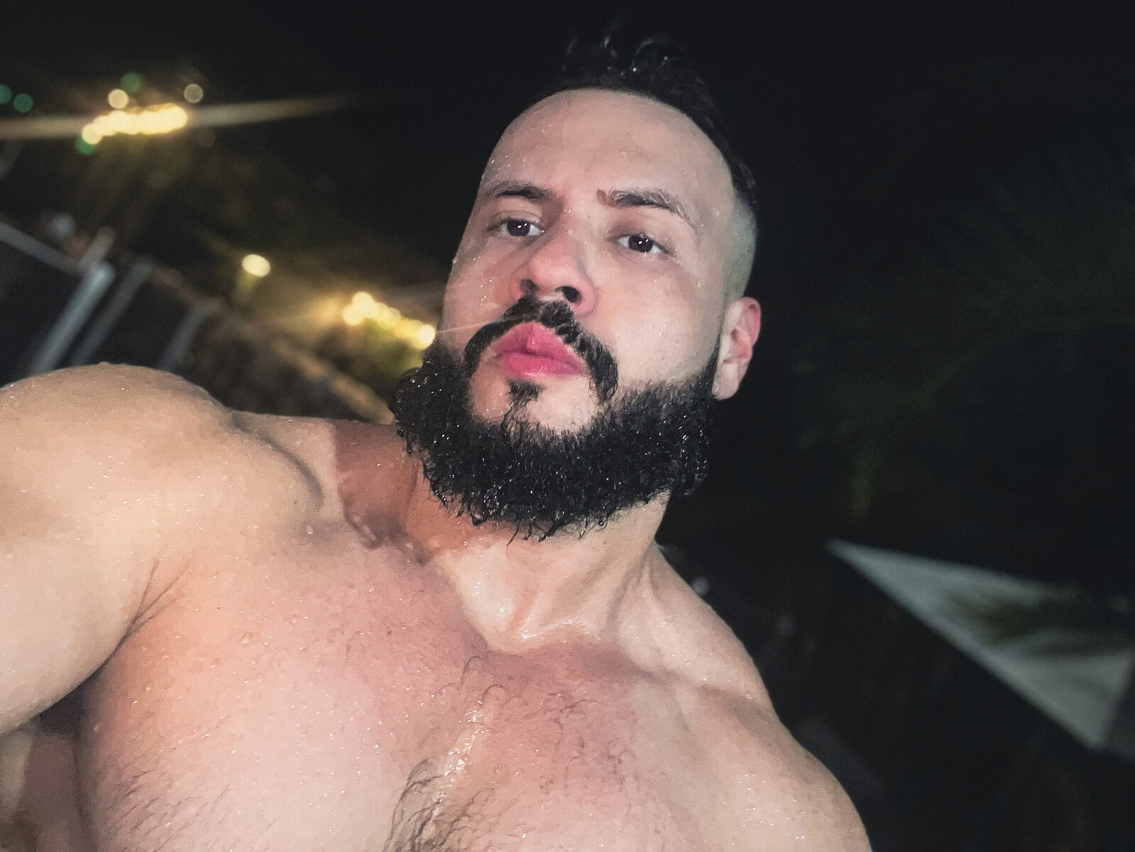Raw Mathews