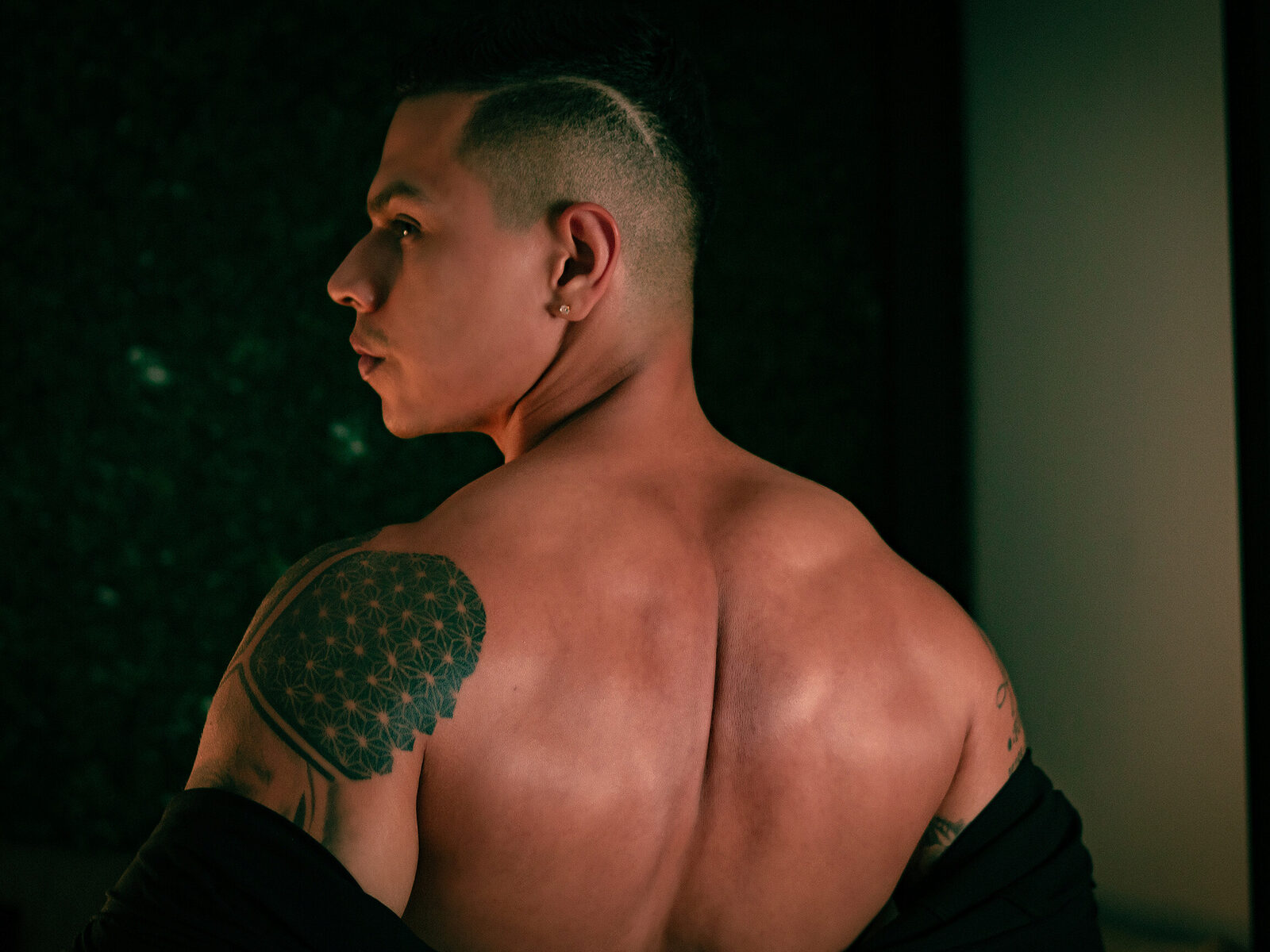 Aron Dark