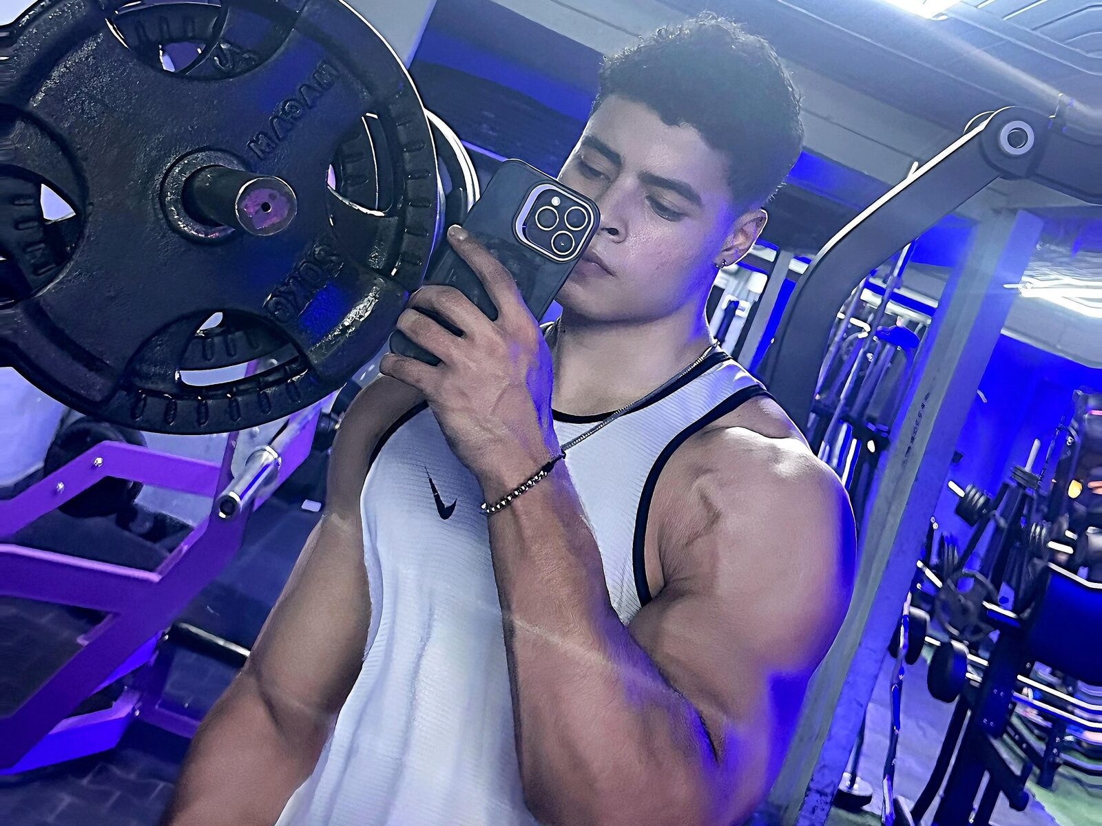 AARON_CASTLEE
