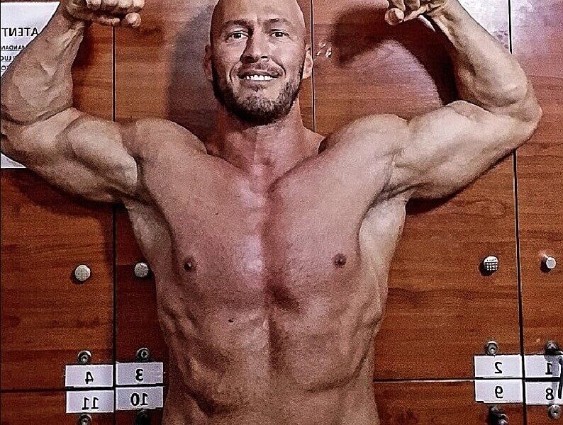 Adonis Hunk